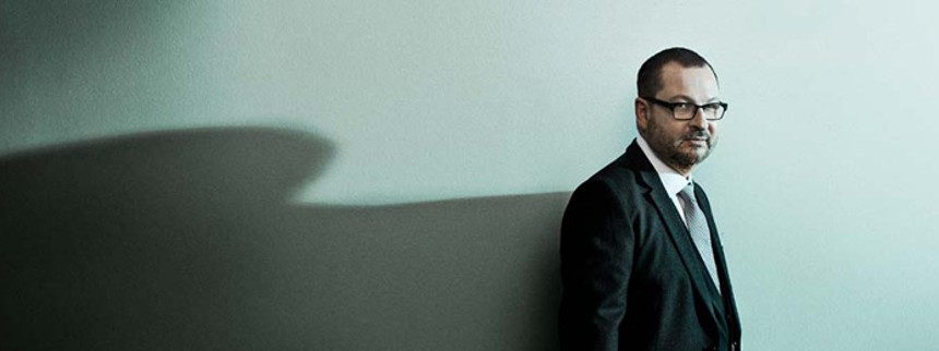 Trier i sort over anmeldelse