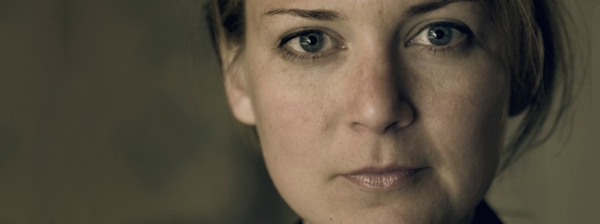 Hvid udenpå, sort  indeni