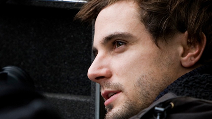 Fra smuk dreng til alvorlig mand