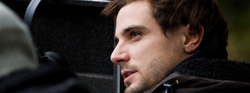 Fra smuk dreng til alvorlig mand