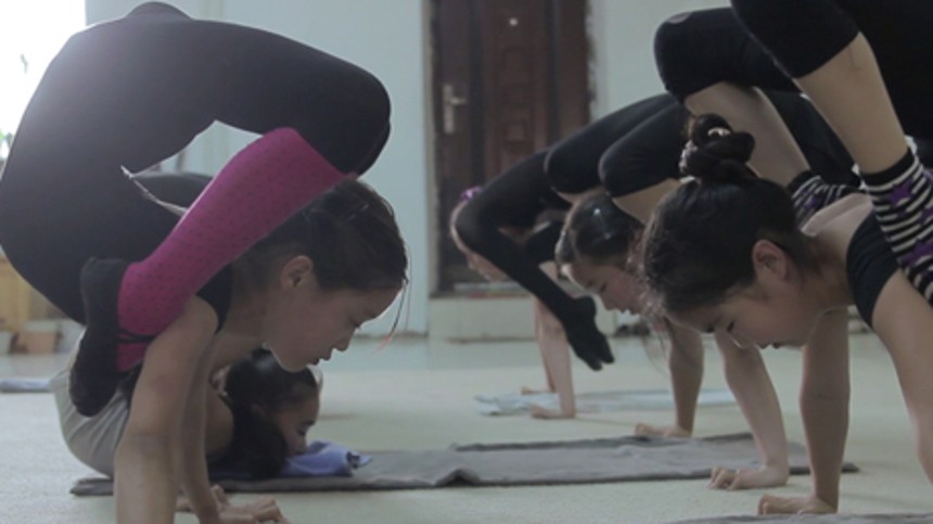 Slangepige vil vise verden