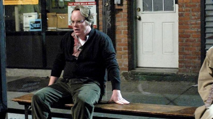 Stor mand mestrede de små mennesker