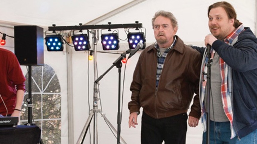 Let røven og brug yt­rings­fri­he­den