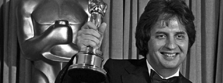 Michael Cimino står foran Heaven’s Gate          