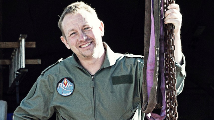 På bunden af havet og oppe mellem stjernerne