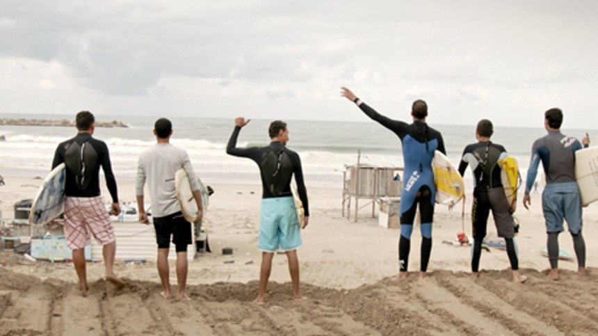 Surfing i verdens største uden­dørs­fængsel