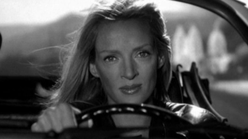 Uma Thurman deler video af voldsom ulykke
