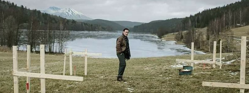 Festi­val­di­rek­tør holder døren på klem for Trier