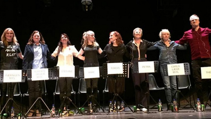 Kvinderne sætter sig på dren­ge­røvsko­me­die