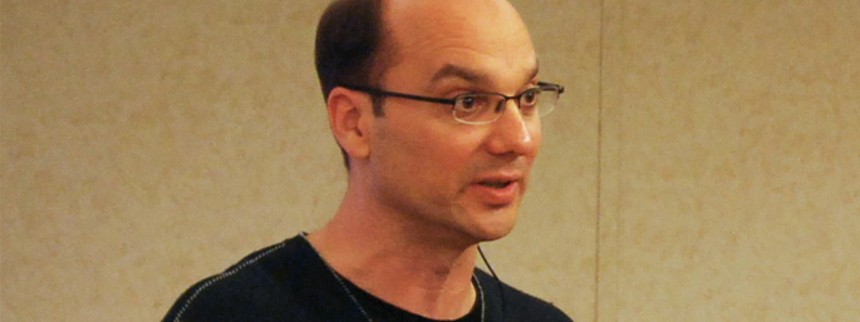 Google holder hånden over overgrebsmand