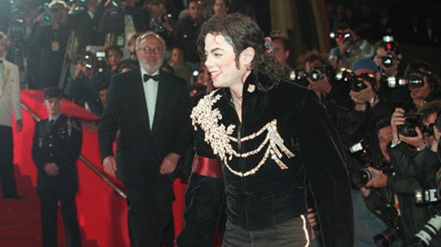 Jacksons familie styret af penge