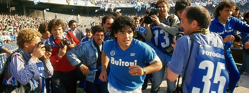 I nærkontakt med Maradonas venstre fod