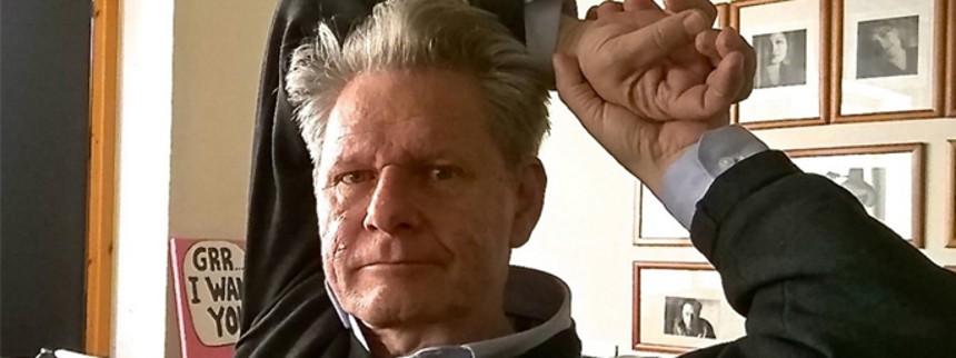 Arne Bro uddeler pris