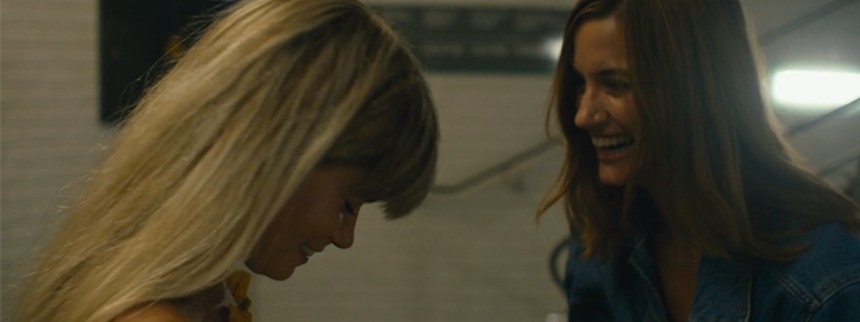 Hun rører folk ved at bryde et tabu