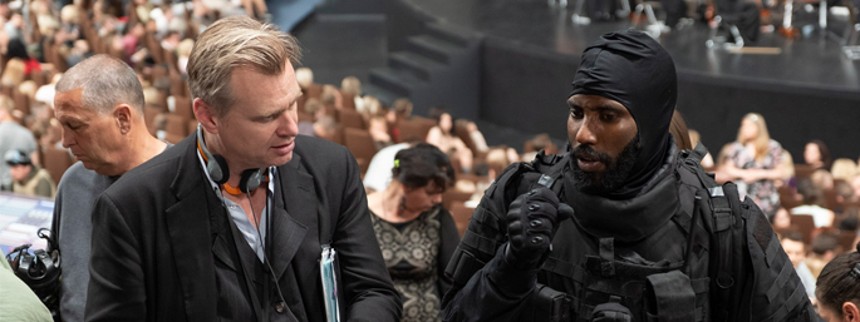 Christopher Nolan raser mod Warner Bros.
