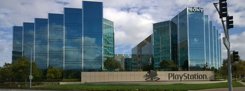 Sony bøjer sig for spilfans