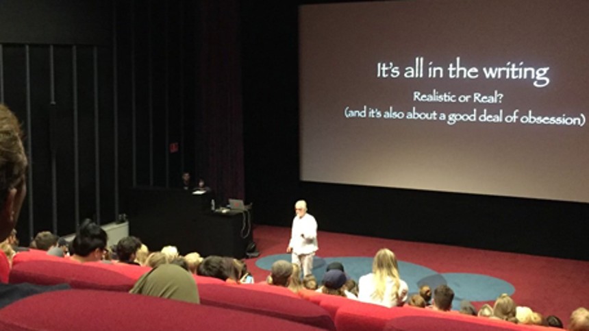 60 elever sender klage til højskoles bestyrelse