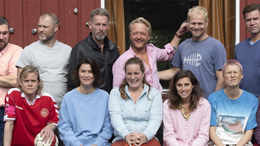 Stjerner samles i for­æl­dre­ko­me­die