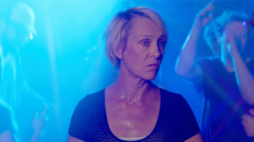 Med fuld mor til teenagefest