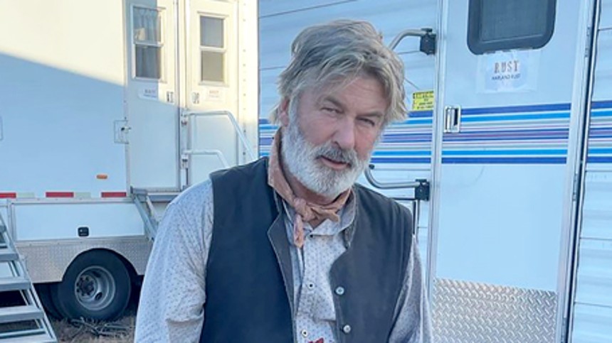 Skuddræbt fotografs familie sagsøger Baldwin