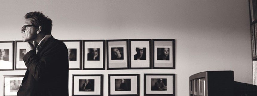 Karismatisk do­ku­men­tar­le­der deler vandene