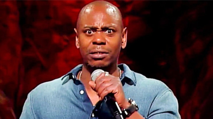 Kendt komiker angrebet på scenen