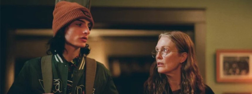 Jesse Eisenbergs lovende in­struk­tør­de­but