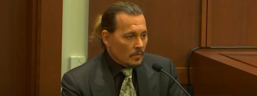Sensationel sejr til Johnny Depp i celeber retssag