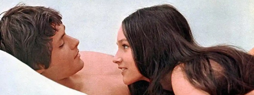 Romeo og Julie sagsøger for nøgenscene