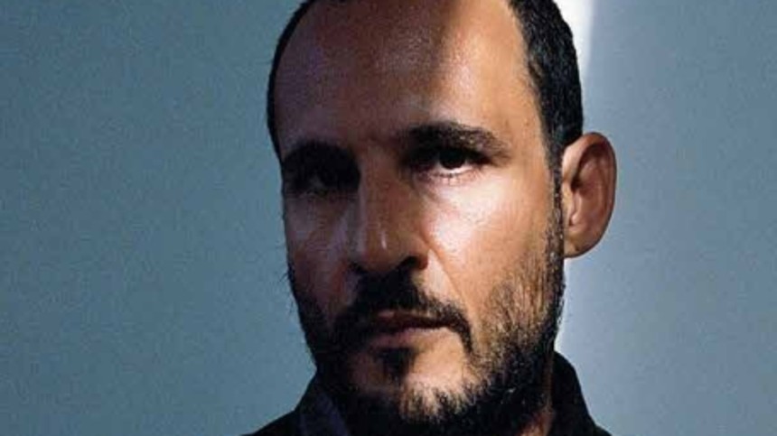 Ali Abbasi undskylder for ”et klap bagi”