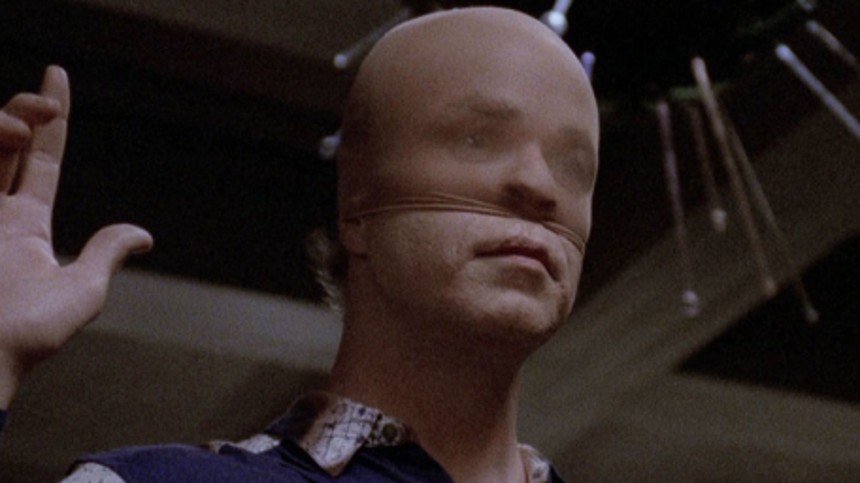 Tom Noonan gjorde ethvert billede ubehageligt