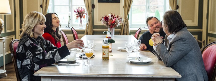 Partilederne sammen i et helt tv-døgn