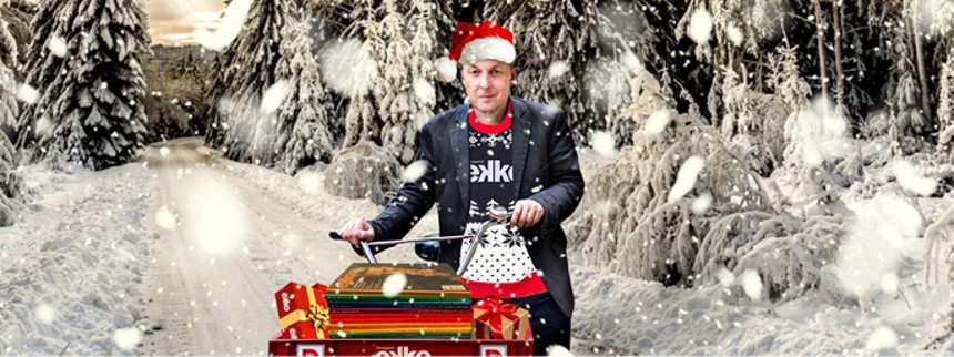 Ekkos julenisse bringer gaver ud