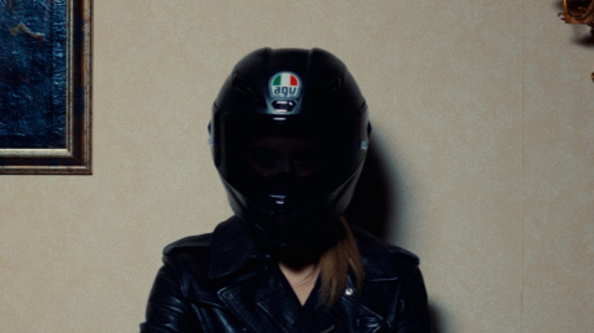 Nicolas Winding Refn viser reklame i Venedig