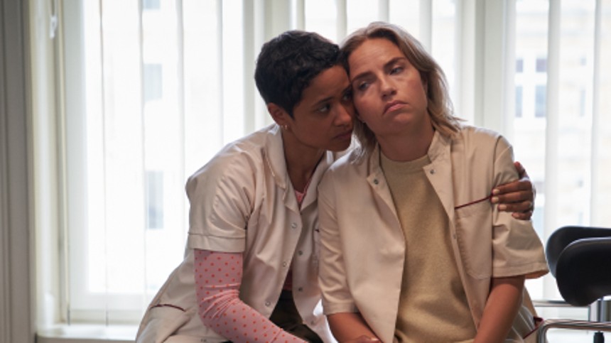 Apple Tree Productions lukker