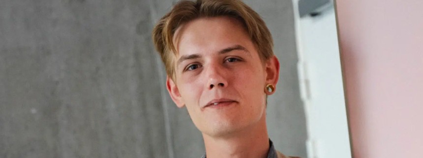 Fyret for udtalelser om sam­funds­for­hold