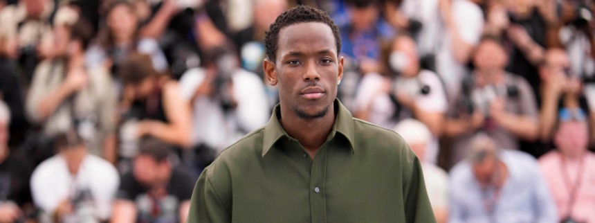 Biografaktuel skuespiller sigtet for voldtægt