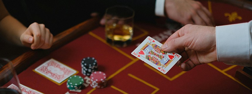 Kom i ca­si­no-​stem­ning med film