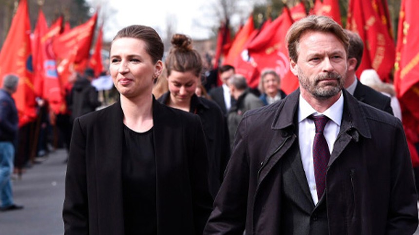 Stats­mi­ni­ste­rens mand laver Anker-serie