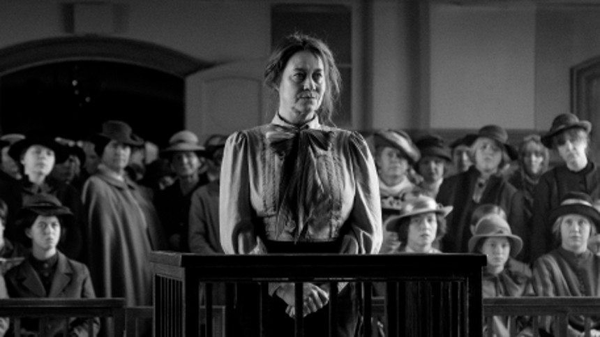 Pigen med nålen tager stort skridt mod Oscar