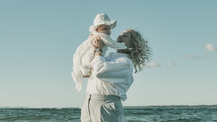 Ekko Short&shy;list-​in&shy;struk&shy;tør på tjekkisk festival