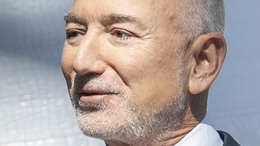 Jeff Bezos forsvarer Mela&shy;nia-​do&shy;ku&shy;men&shy;tar