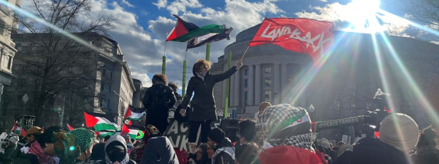 Når den borgerlige presse marcherer i takt