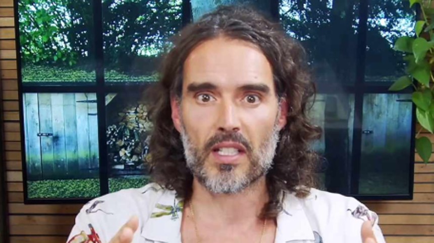 Russell Brand anklaget for voldtægt