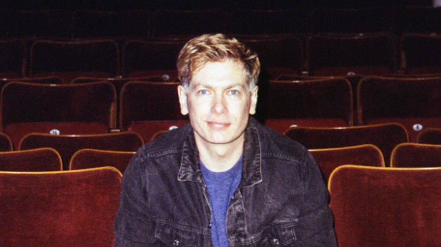 Han har indtaget Arne Bros kontor