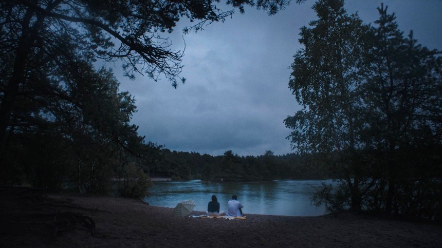 Ingen siger farvel, men alle forsvinder