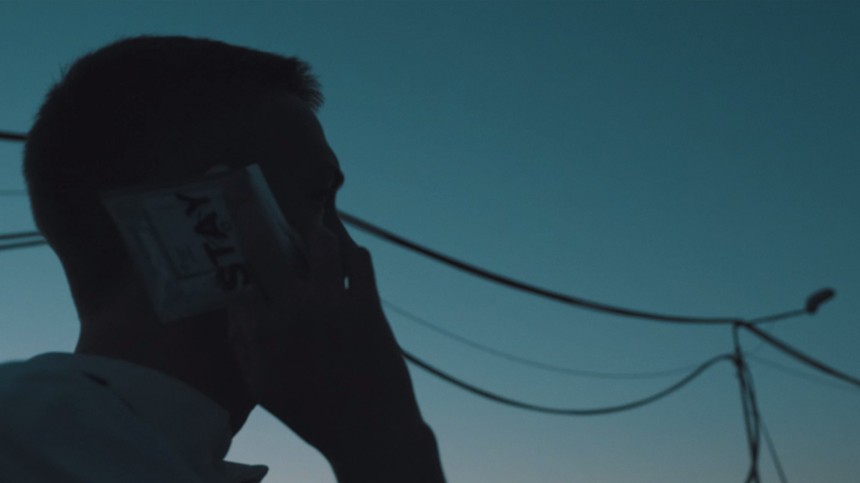 Rød læbestift, blå læber